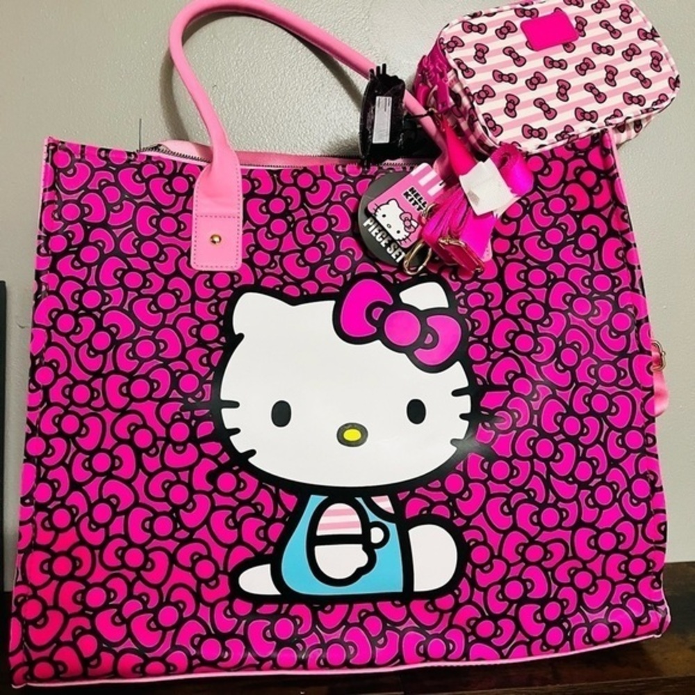 Hello Kitty Sanrio Pink Weekender Tote & Crossbody Travel Bag 3-Piece Set NWT